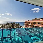 Delfino Fronte Mare * غالّيبولي